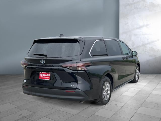 2025 Toyota SIENNA LE LE