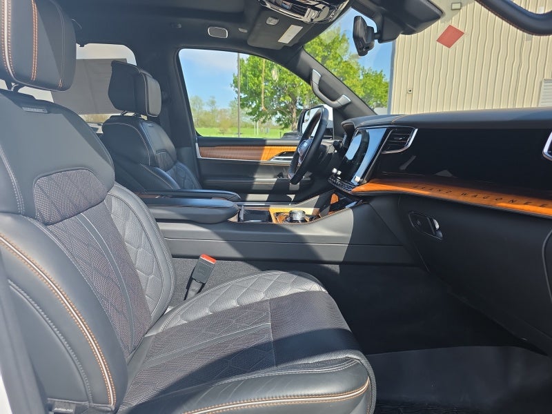 2022 Jeep Grand Wagoneer Series III