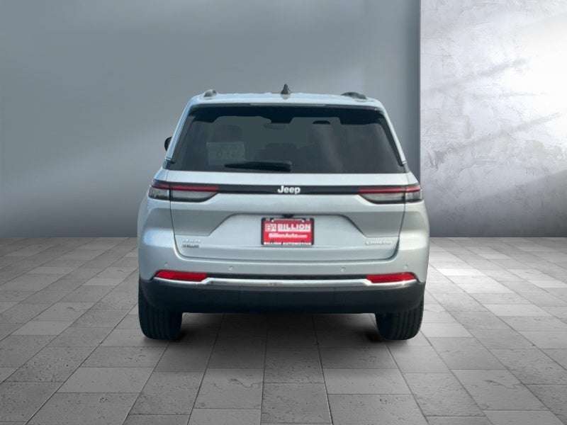 2024 Jeep Grand Cherokee Laredo 4x4