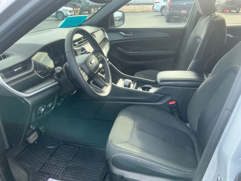 2024 Jeep Grand Cherokee Laredo 4x4