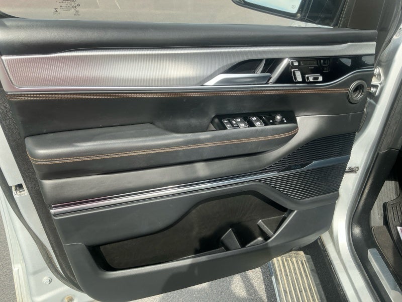 2023 Jeep Grand Wagoneer L Series III 4x4