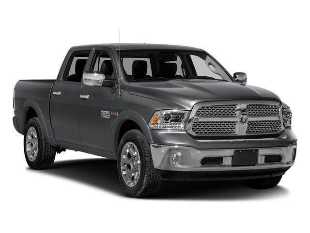 2017 RAM 1500 Laramie Crew Cab 4x4 6'4' Box