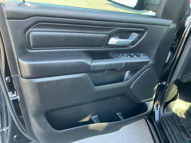 2025 RAM 1500 Tradesman Quad Cab 4x4 6'4' Box