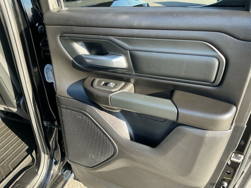 2025 RAM 1500 Tradesman Quad Cab 4x4 6'4' Box
