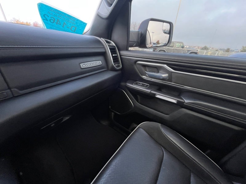 2020 RAM 1500 Laramie Crew Cab 4x4 5'7' Box