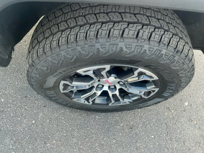 2024 GMC Canyon 4WD AT4