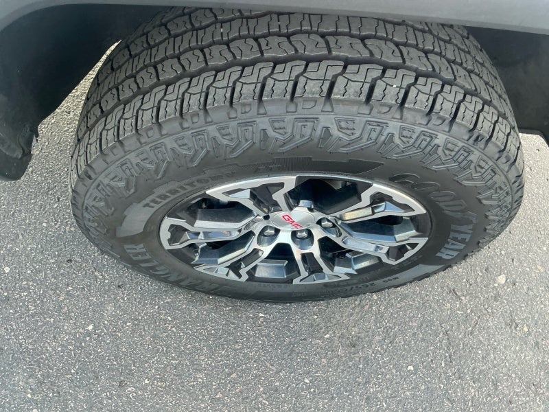 2024 GMC Canyon 4WD AT4