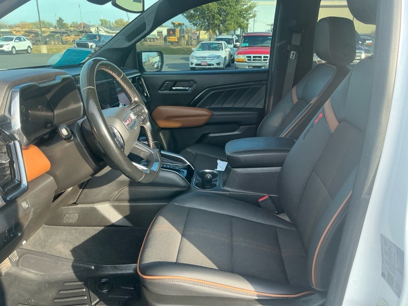2024 GMC Canyon 4WD AT4