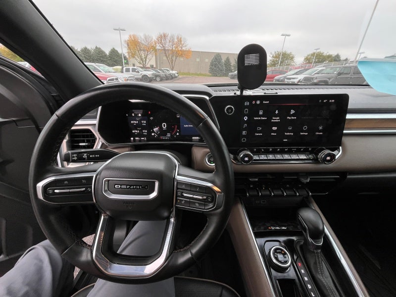 2023 GMC Canyon 4WD Crew Cab Short Box Denali
