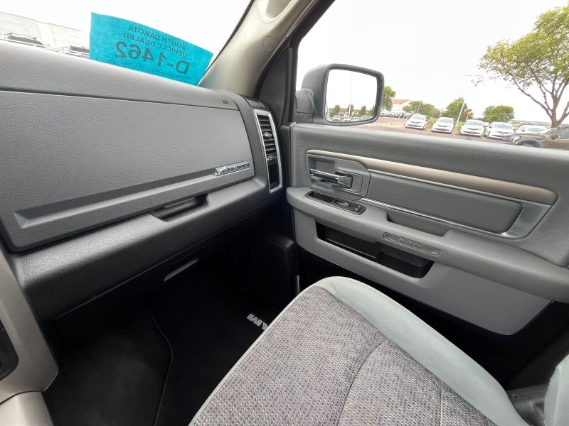2017 RAM 1500 Big Horn Crew Cab 4x4 5'7' Box