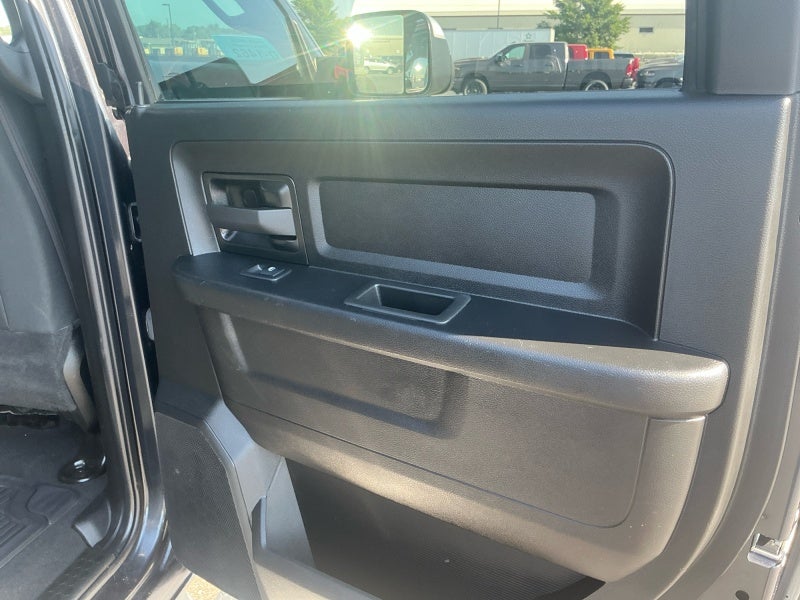 2022 RAM 2500 Tradesman Crew Cab 4x4 6'4' Box