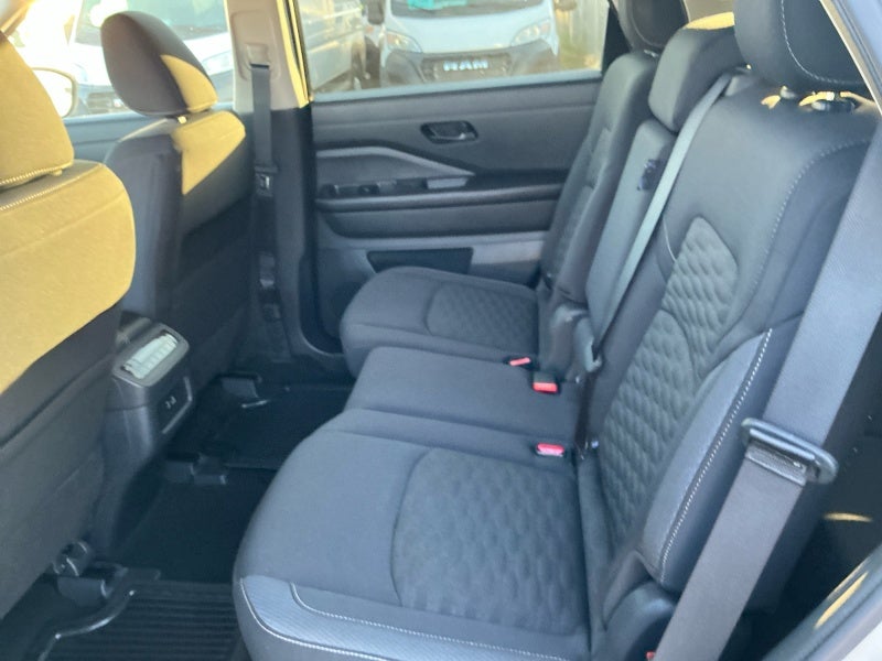 2024 Nissan Pathfinder SV 4WD