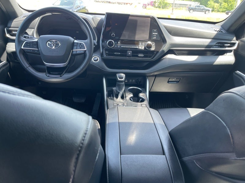 2025 Toyota Highlander LE