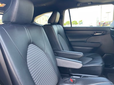 2025 Toyota Highlander LE