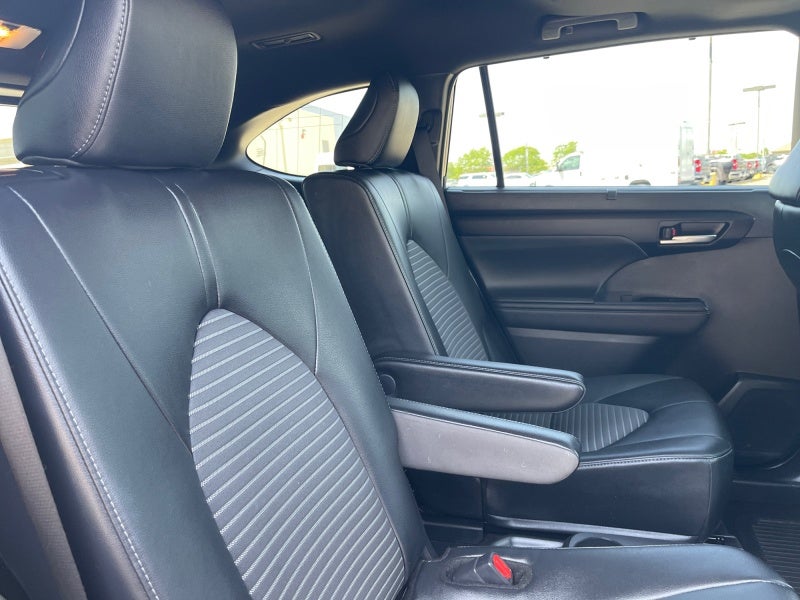 2025 Toyota Highlander LE