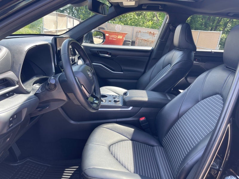 2025 Toyota Highlander LE