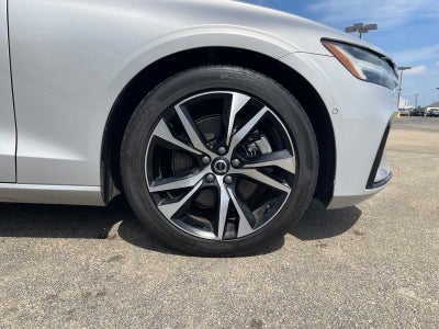 2024 Volvo S60 Plus Dark Theme