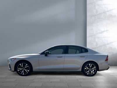 2024 Volvo S60 Plus Dark Theme