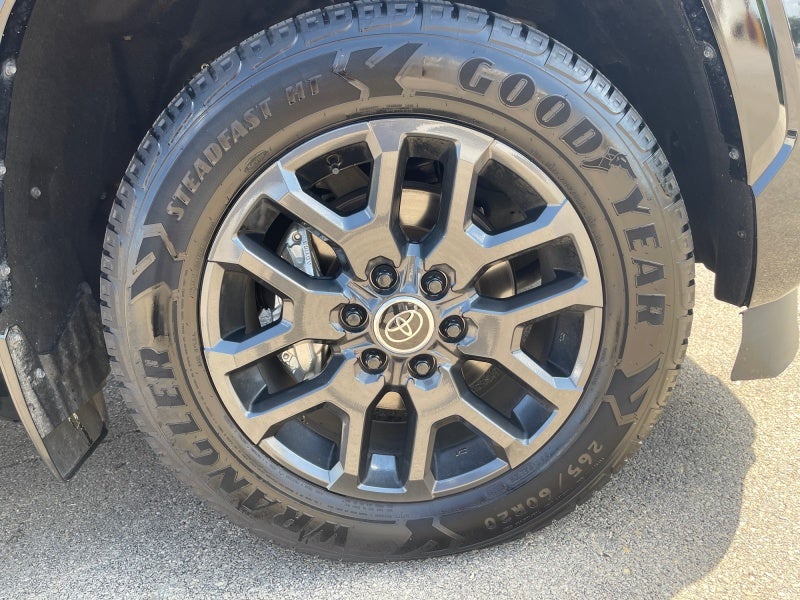 2024 Toyota Sequoia SR5