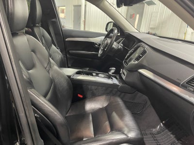 2019 Volvo XC90 Momentum