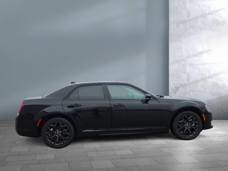 2023 Chrysler 300 Touring L