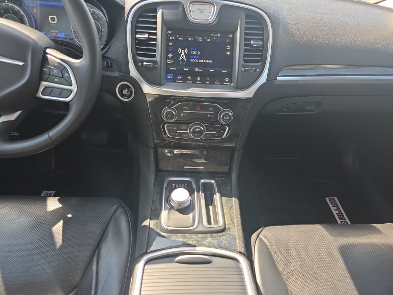 2023 Chrysler 300 Touring L