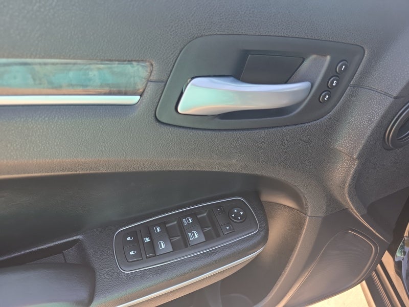 2023 Chrysler 300 Touring L