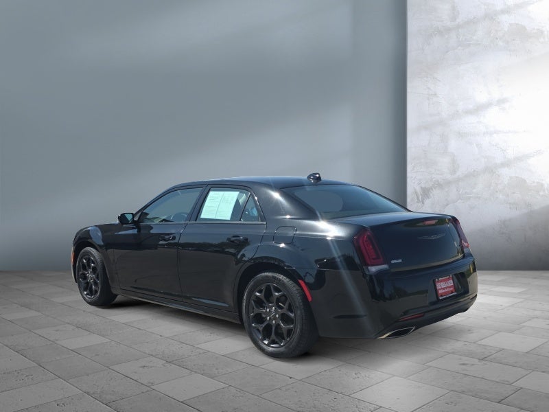 2023 Chrysler 300 Touring L