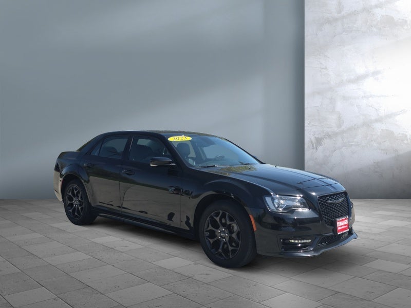 2023 Chrysler 300 Touring L