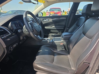 2023 Chrysler 300 Touring L