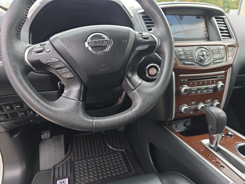 2017 Nissan Pathfinder Platinum