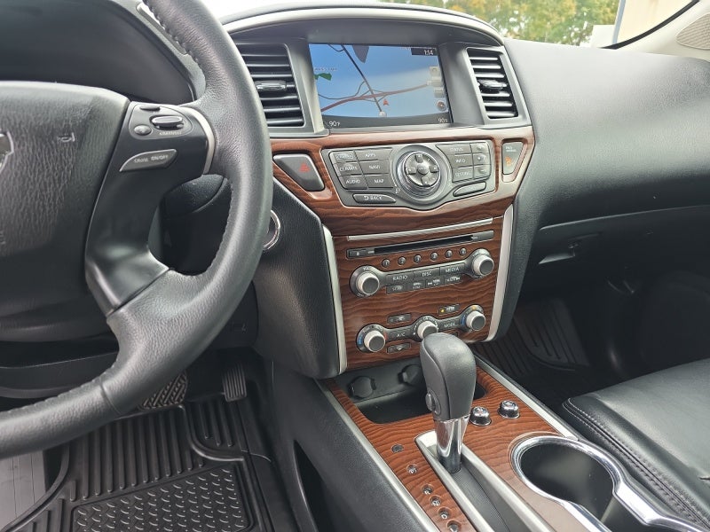 2017 Nissan Pathfinder Platinum