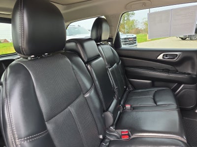2017 Nissan Pathfinder Platinum