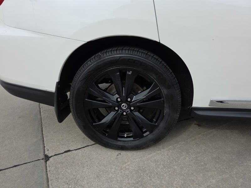 2017 Nissan Pathfinder Platinum