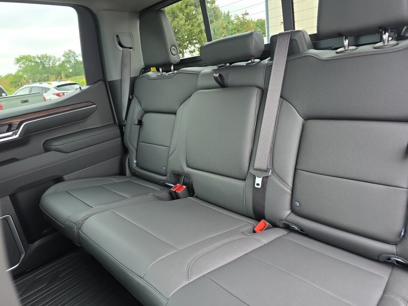 2026 GMC Sierra 1500 SLT - Photo 18